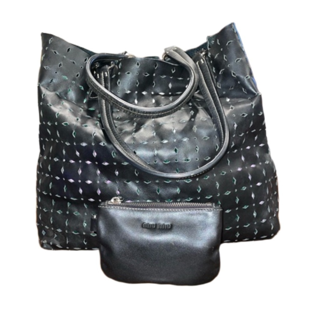 Fashion bag black perforated tote with attached pouchette B9